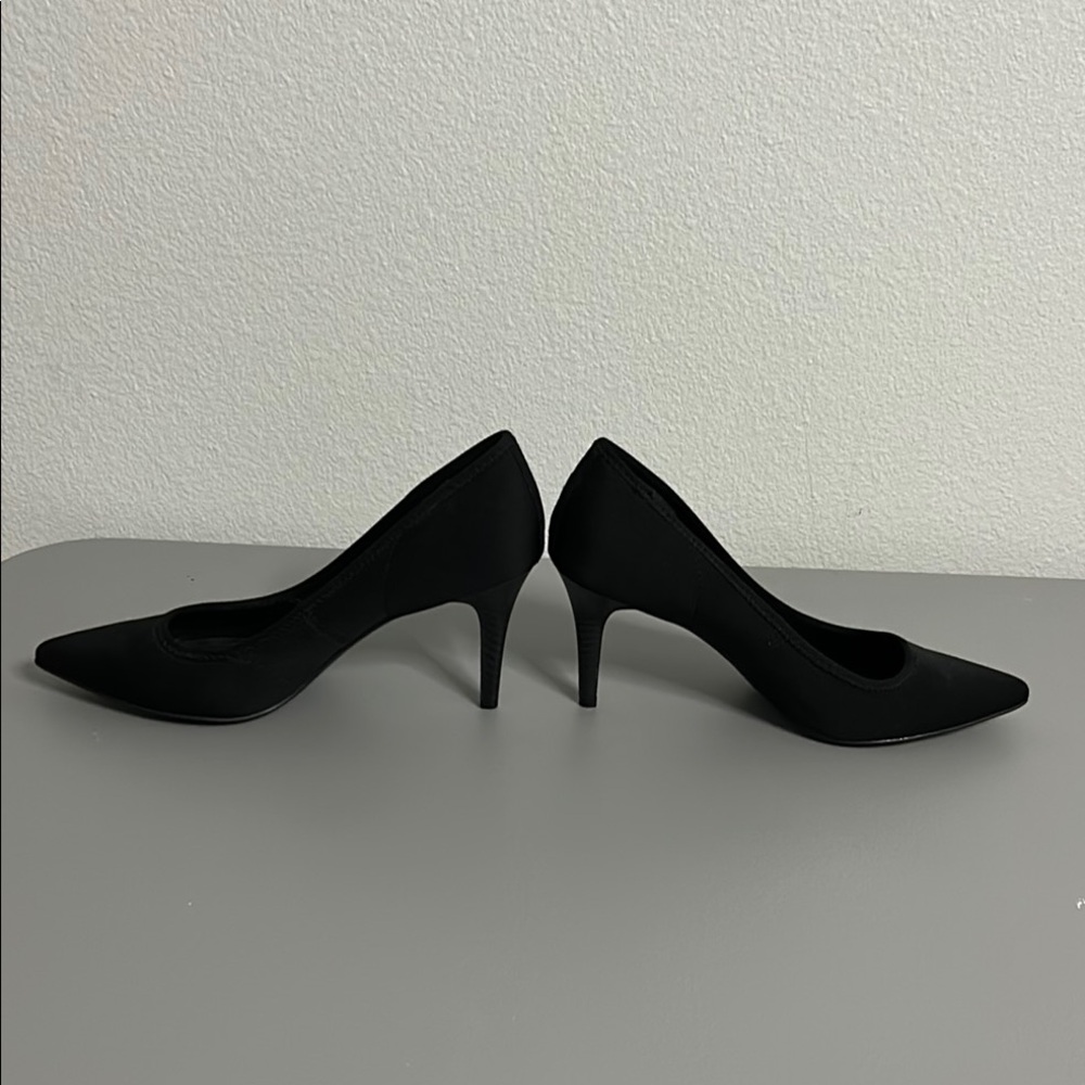 Simply Vera Vera Wang Elegant Black Heels